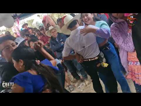BAILAZO EN LAS FLORES SAN CARLOS ALZATATE JALAPA CON LOS CUATES DE JALAPA.