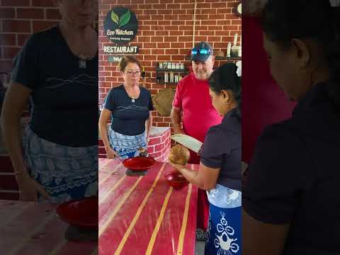 😲 One Hit… and the Coconut Was Open! 🥥💥 #travel #food #asiancountry