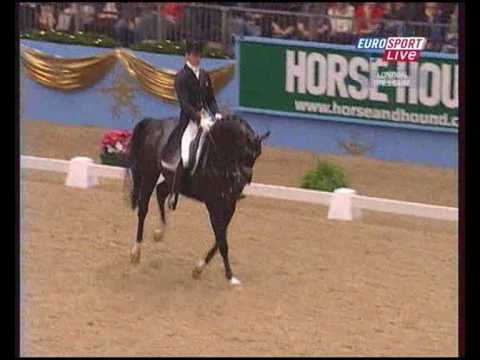Edward Gal & Moorlands Totilas Kür 92.300% FEI WORLD CUP DRESSAGE 2009 UK London Olympia