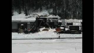 preview picture of video 'CP Rail Plowing Snow in the yard in Field B.C.'