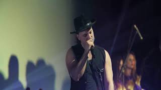 U2 UNDERSKIN - UNCHAINED MELODY (performing live at Cinema)