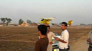 preview picture of video 'DRONE test in Shahdara : Middle of No where -  Tanzill take off Waqar's plane 1st time'