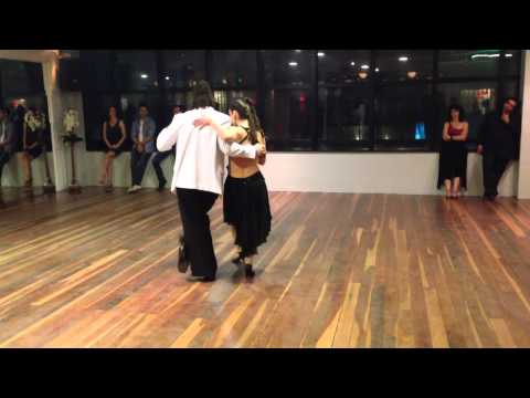 Rodrigo Lopez e Ingrid Vidotti - 03/03 - Milonga El Abrazo - 24/08/14