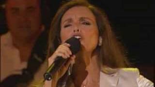 Ana Belén y Víctor Manuel - &#39;Canción del oro&#39; (directo)