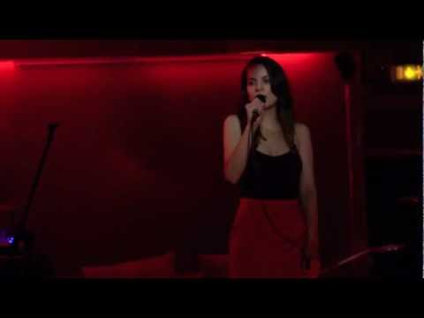 Natacha Mendes    Concert @ Le Tigre