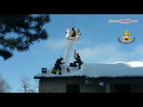 Vigili del fuoco Ascoli, Montemonaco rimozione neve