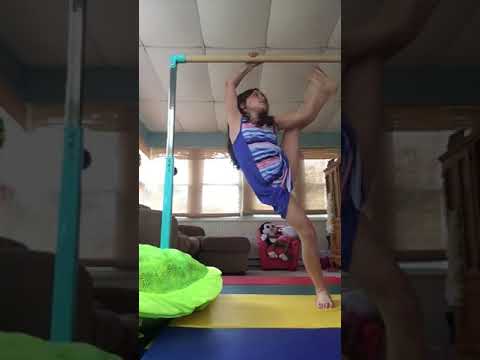 Gymnastics play with a mistake(i’m OK)