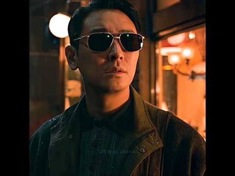 The Ghost Ran Away When He Took Off His Black Glasses 🤯 | Light shop | #shorts