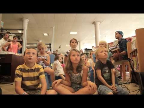 download lagu mp3 mp4 Bonjour Tout Va Bien, download lagu Bonjour Tout Va Bien gratis, unduh video klip Bonjour Tout Va Bien
