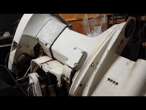 How to Remove a Johnson 115 HP Lower Unit.