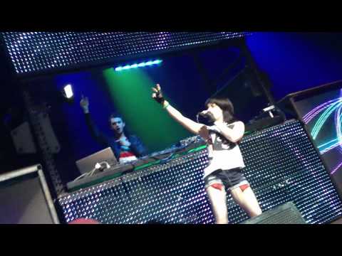 Zedd ft. Heather Bright "Stars Come Out" Live!