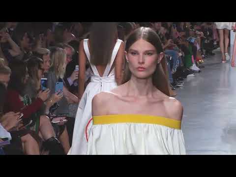 Valentin Yudashkin Paris Woman SS 2018