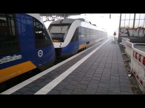 Ausfahrt einer NWB RE 10. 3 Fach Traktion in Richtung Kleve am 06.12.2021 Krefeld Hauptbahnhof