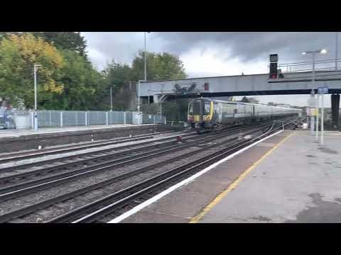 SWR Class 444s 444027+444012 Passing Eastleigh