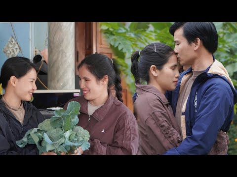 Tử Phan was happy in Thư's arms and joyful as she shared her story with Tử Diễm. 