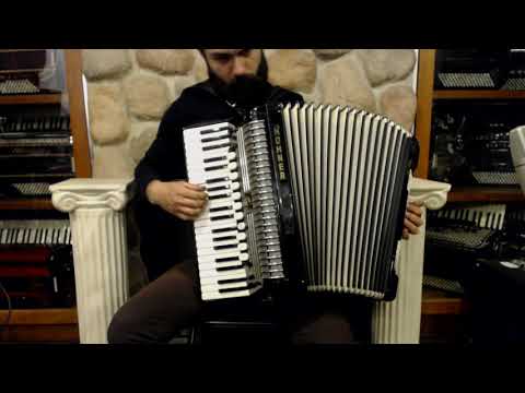 4076 - Black Hohner Solist MB 2 Free Bass Piano Accordion LMMH 41 156 $1999