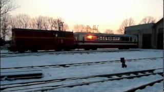 preview picture of video 'PTMKŻ - zimowy pociąg specjalny cz. 1 28.01.2012 r. Manewry Lxd2.'