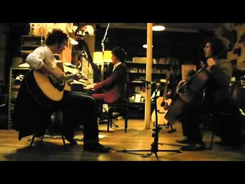 musique de pub SFR " revolver untitled 2 " ah yes !