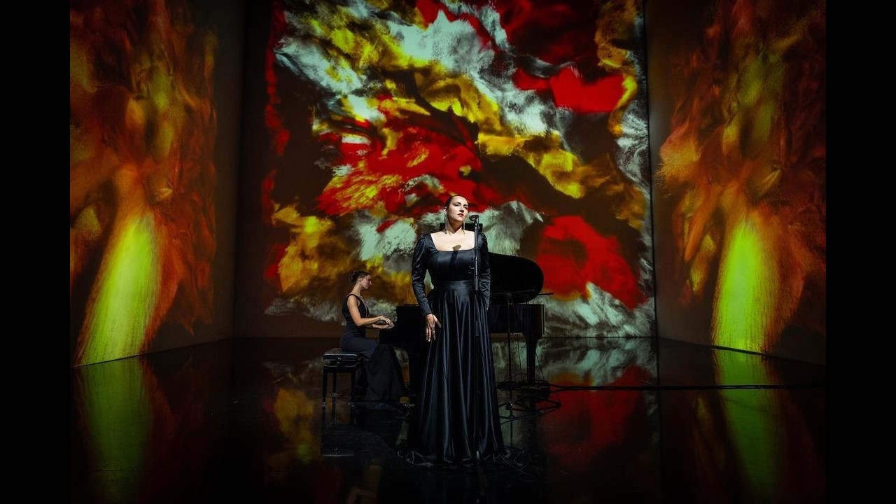 Olali Art : TODA Dubai - A Night at the Opera - VJing live et interactive show. Une expérience immersive par olali.