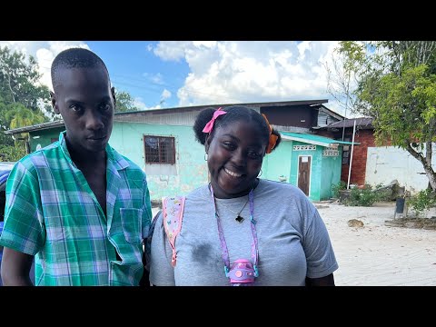 Moses and Chanelle on their third day of school😩😭 #huizeanton #suriname