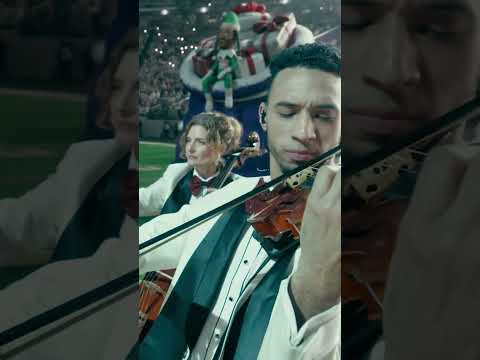 Snoop Dogg with a Christmas twist! 🎄 @Netflix | NFL UK & Ireland