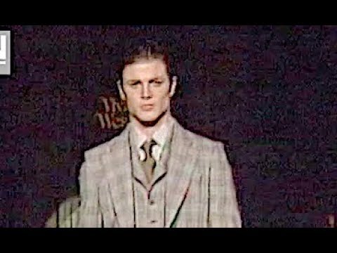 VIVIENNE WESTWOOD Menswear Fall 2008 - Fashion Channel