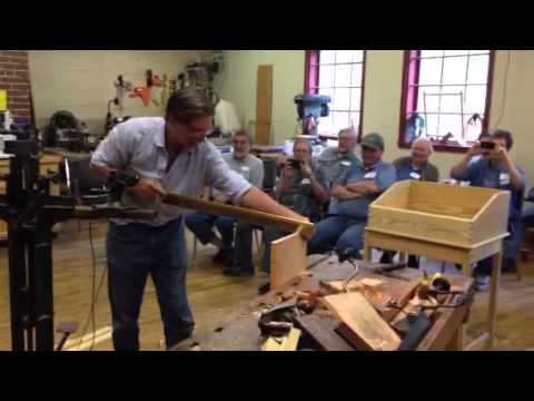 Roy Underhill demonstrates his "one-stroke" dovetail saw
