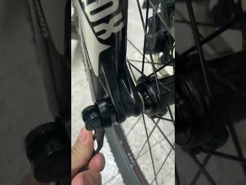 How to remove and install a Rock Shox axle!! #shorts