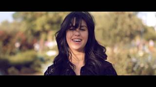 Malheur à celui qui blesse un enfant (أغنية رائعة مترجمة) Hanane amjad - Enrico macias