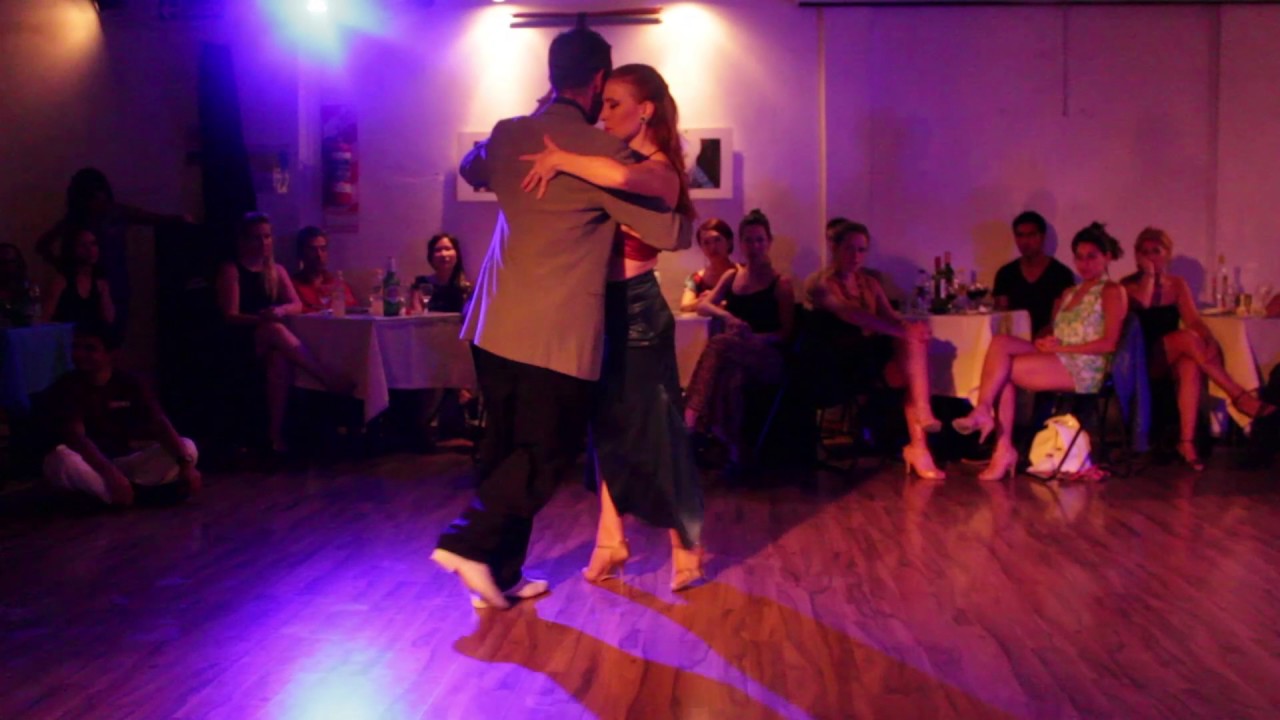 Dos Orillas Práctica de Tango. Bailan Pablo Álvarez y Melina Brufman.  27/1/2017 (2/4)