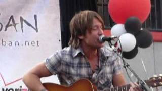 Keith Urban - Kiss a Girl - Live @ Verizon Store Pasadena