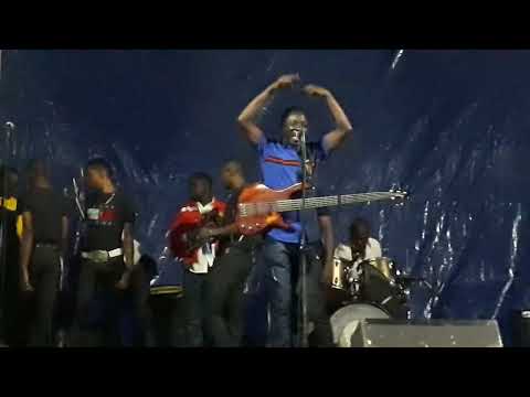 Alick macheso #CHIKURU KURARAMA # live in kadoma oddsey night club 