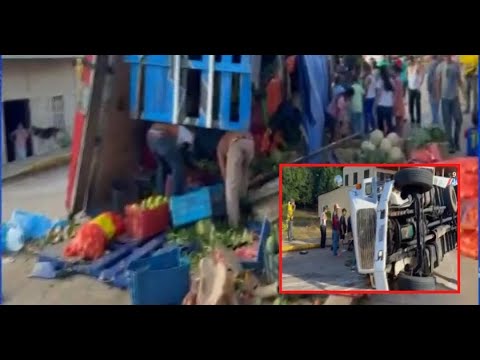 Camión cargado de verduras vuelca en carretera de Mulukuku