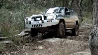 preview picture of video '22-11-08 - Nissan Patrol - Little rock climb'
