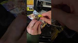Pokehobby à Montréal #pokemon #montreal #pokehobby #pokemoncards #packopenning #shortvideo #shorts