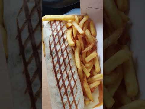 kebab frite. #yummy #fun #love #france #shortswithzita #shorts #short #shortvideo #fun #funny #food