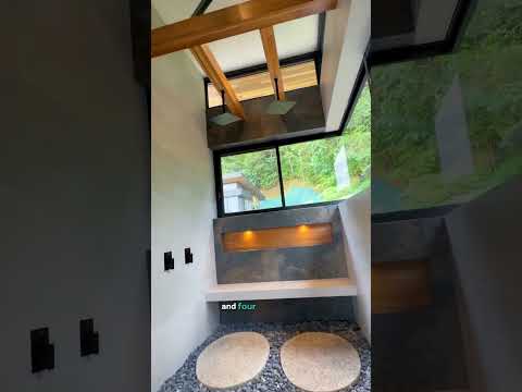 Fotograma de video: Casa Koules, vista al mar en Costa Verde