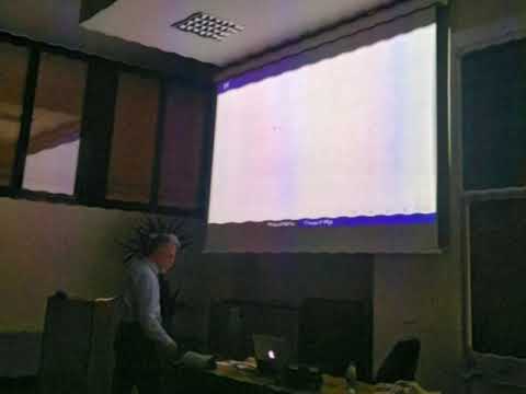 Enrico Gregorio spiega la pronuncia di Piątek ASMR