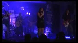 Amy Smith singing rolling in the deep