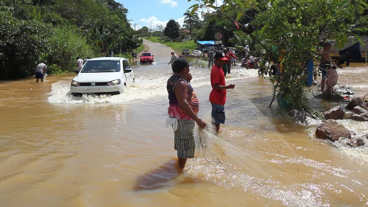 Cheia histórica do rio Madeira inunda a capital de Rondônia