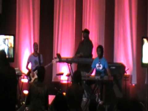 DERRICK ADAMS,JAMAREO ARTIS,DEMETRIUS.AND LEEVARIS WOODARD KILLIN IN CONCERT