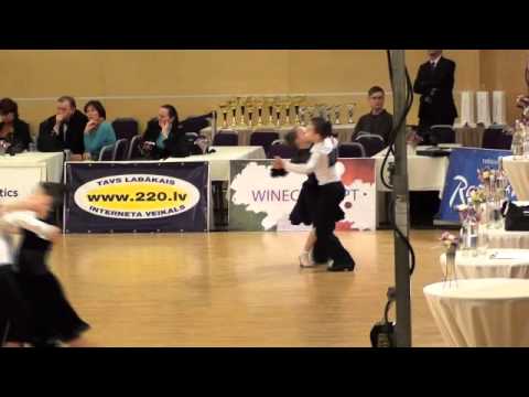 Latvian Standart Championship 2011 Kristers Dulvreks - Rēzija Dombrovska 1.2fin viennese waltz.wmv