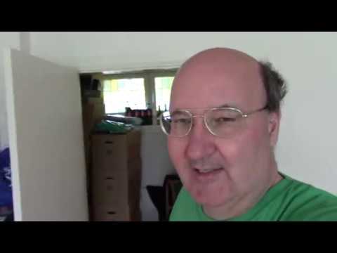 MongoTV_3021 - Smider TO Små Borde UD Af Min Stue