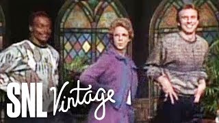 In this classic "Church Chat" sketch, Dana Carvey's Church Lady interviews NFL players Joe Montana and Walter Payton about football. Near the end of the sketch, the pious talk show host plays a little game with the football elite and tries to fake out Payton for a catch. Church Lady then runs into the studio audience and hides behind them before the ball is thrown at her.