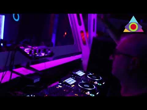 Neverdogs Plays Etwas (IT) -  It's Not Over Until I Win (Original Mix) @ Blackhaus (Madrid)