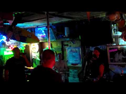 Lisa's Big Fat Tumor: Clam Idiots