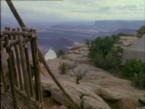 Los inventos de MacGyver (2) - Metralleta engañabobos y pistola lanzadera.