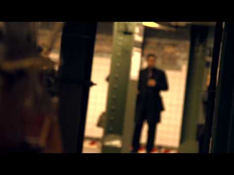 Subway Video - The Wandering Cellist (Cello Luna)
