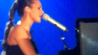 Alicia Keys - Pray For Forgiveness - Glasgow
