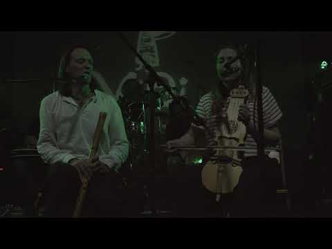 Siarhei Douhushau & Karolina Matuszkiewicz - Galubka na wiszni (belarusian traditional song)